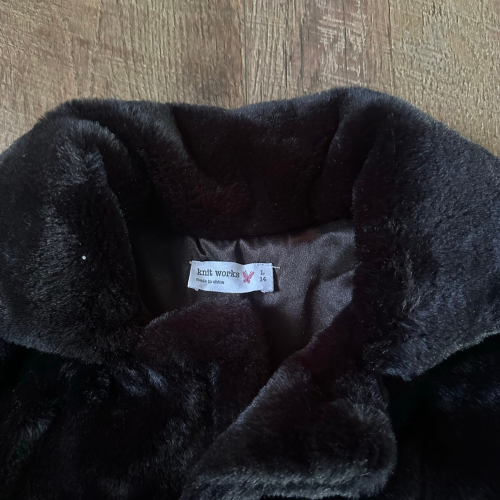 Women's Knit Works Black Faux Fur Cropped Jacket Size 14 - Picture 4 of 14